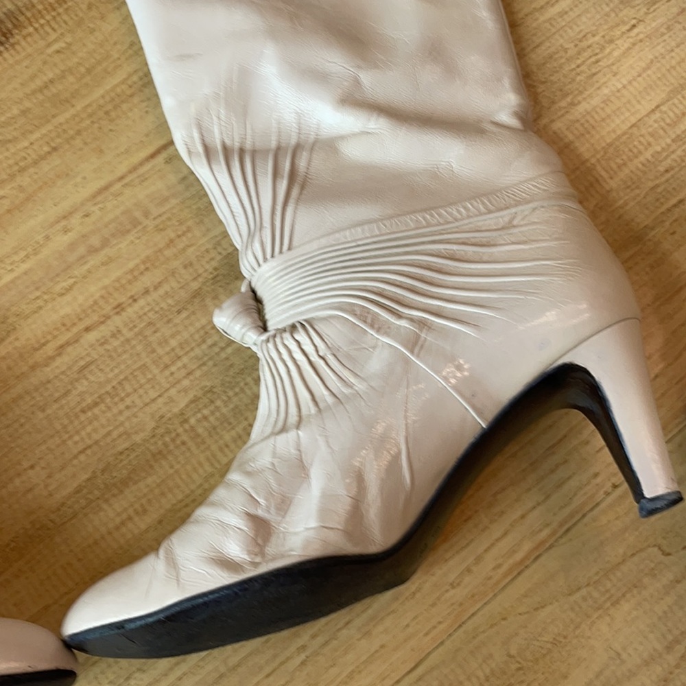Vintage knee boot